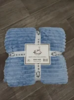 Manta Acanalada Estambul Picaso King 270 X 240 Liso Acanalado 1.8 Kg Celeste - Imagen 4